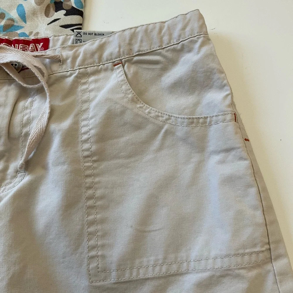 Vintage Y2K Unionbay Women's Tan Shorts 100% Cotton 3